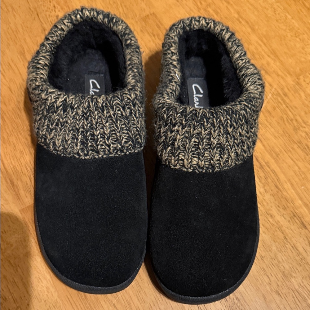 Clarks Black and Tan Women's Slippers